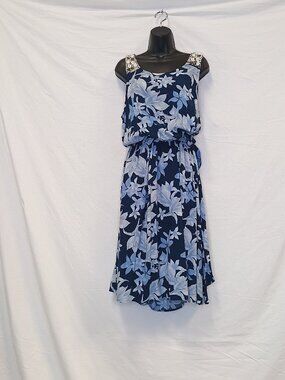 Cloth & Portrait Midi Dress